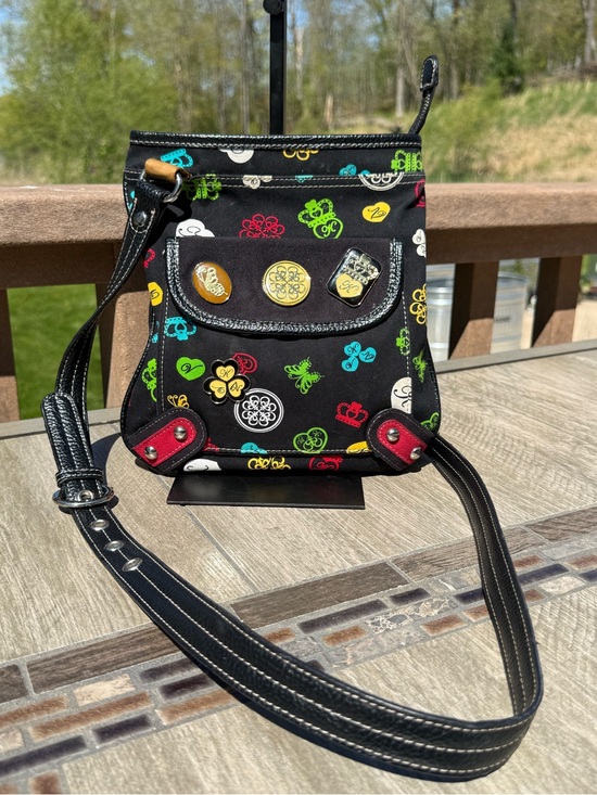 Kathy Van Zeeland Handbags - EUC Kathy Van Zeeland Crossbody Bag, a signature Y2K-era fashion piece Vintage